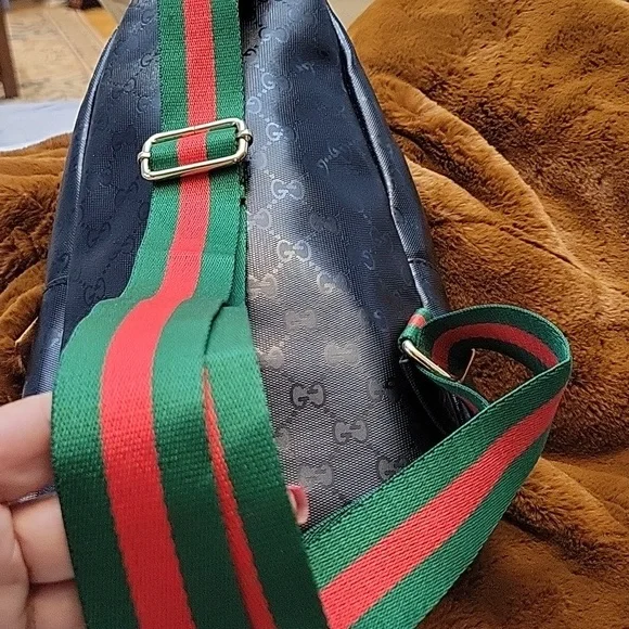Inspired Crossbody Bag with Red and Green Strap - Picture 5 of 7